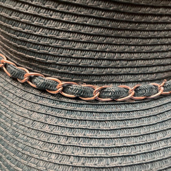 Sunhat - Picture 2 of 2